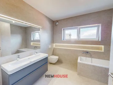 Na prenájom 4-izbový dom, 127 m², Trenčianska Turná