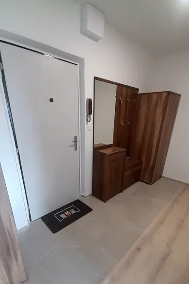 Na prenájom 2-izbový byt, 56 m², Žilina, Gabajova