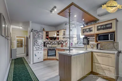 Domy na sprzedaż, 5-pokojowe, Špačince · €289 900