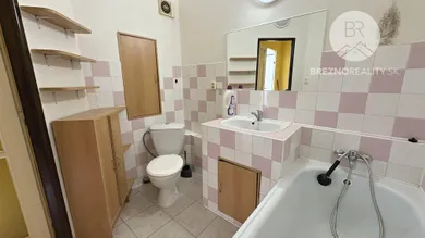 Na predaj 1-izbový byt, 36 m², Brezno, Krčulova