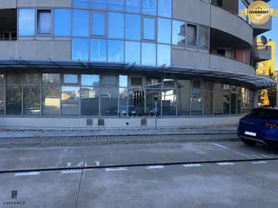 Na predaj objekt, 19 m², Bratislava-Karlova Ves, Majerníkova 1B