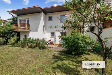 Na predaj 6-izbový dom, 174 m², Bratislava-Staré Mesto, Západný rad