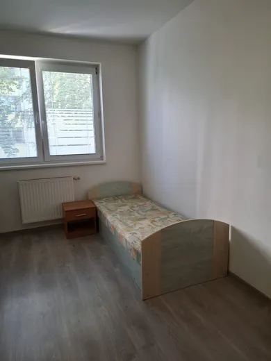 Na prenájom 1-izbový byt, 29 m², Dubnica nad Váhom, Pod Hájom