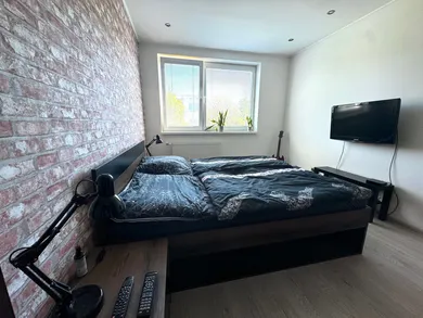 Na predaj 3-izbový byt, 74 m², Hontianska Vrbica