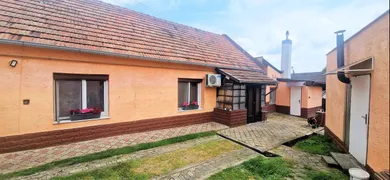 Na predaj 3-izbový dom, 80 m², Senec