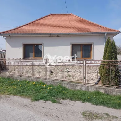 Na predaj 4-izbový dom, 135 m², Gabčíkovo