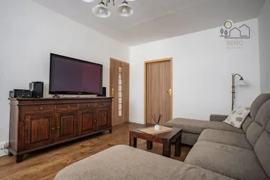 Na predaj 3-izbový byt, 75 m², Liptovský Mikuláš, Vansovej