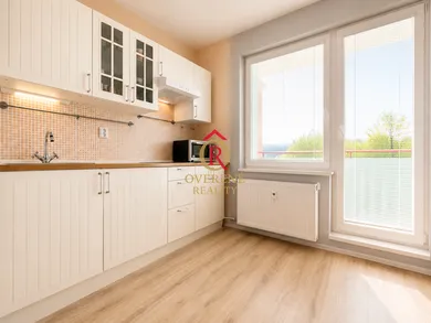 Na predaj 1-izbový byt, 31 m², Banská Bystrica, Školská