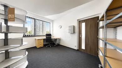 Na prenájom objekt, 37 m², Bratislava-Petržalka, Kopčianska