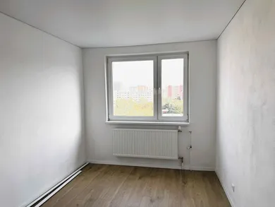 Na prenájom 3-izbový byt, 70 m², Bratislava-Petržalka, Macharova