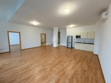 Lokale komercyjne na wynajem, Nitra · €1200