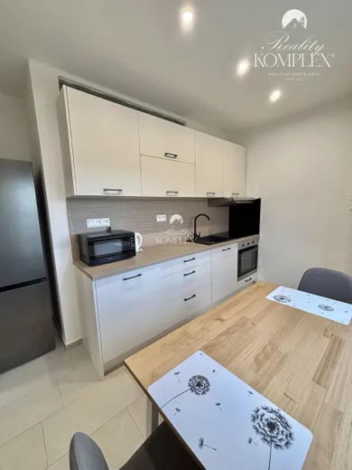 Na prenájom 2-izbový byt, 50 m², Komárno, Železničná