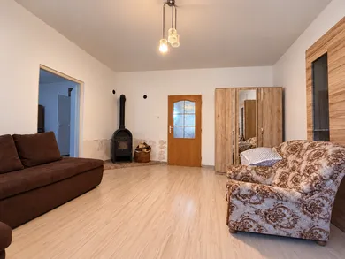 Na predaj 3-izbový dom, 381 m², Budmerice, J. Holčeka