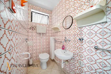 Na predaj 7-izbový dom, 242 m², Dunajská Streda