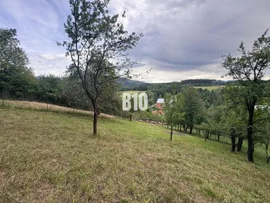 Na predaj pozemok, Krasňany