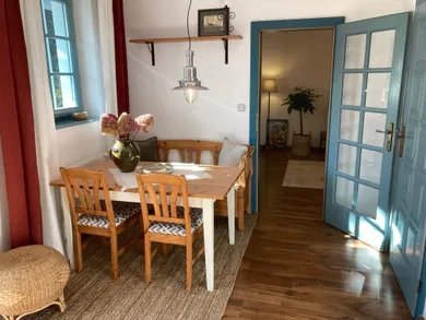 Na prenájom 5-izbový dom, 170 m², Bratislava-Dúbravka