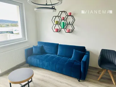 Na prenájom 2-izbový byt, 47 m², Bratislava-Ružinov, Ivanská cesta