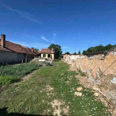 Na predaj pozemok, Horné Semerovce
