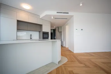 Na predaj 3-izbový byt, 91 m², Bratislava-Staré Mesto