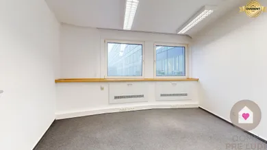 Na prenájom komerčné, 692 m², Bratislava-Ružinov, Plynárenská