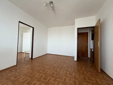 Na prenájom 1-izbový byt, 40 m², Trnava, Na Hlinách