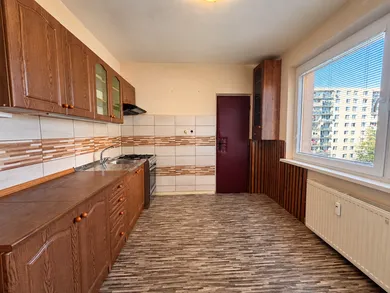 Na predaj 4-izbový byt, 80 m², Martin, Devínska