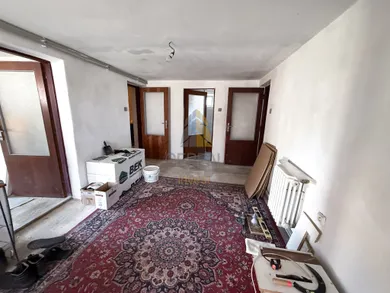 Na predaj 6-izbový dom, 200 m², Veľaty