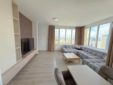 Na prenájom 2-izbový byt, 58 m², Bratislava-Ružinov, Mlynské nivy