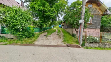 Na predaj pozemok, Kalameny