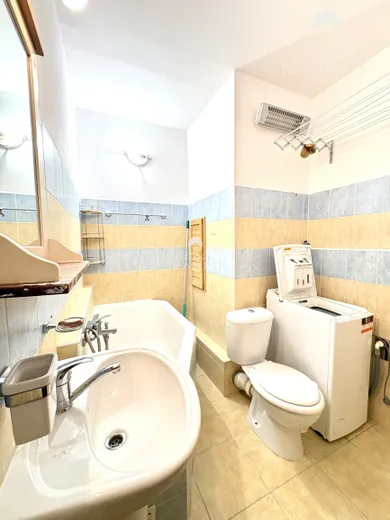 Na prenájom 2-izbový byt, 45 m², Komárno