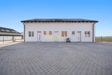 Domy na sprzedaż, 4-pokojowe, Lehnice · €190 550