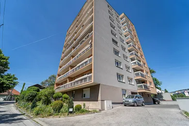 Na predaj 3-izbový byt, 80 m², Bratislava-Nové Mesto, Uhrova