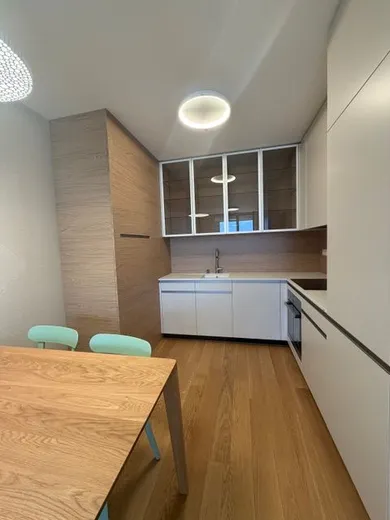 Byty na prenájom 2-izbový, Bratislava-Staré Mesto · €1 500