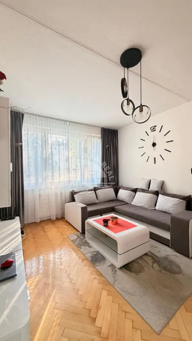 Mieszkania na wynajem, 2-pokojowe, Zvolen · €620