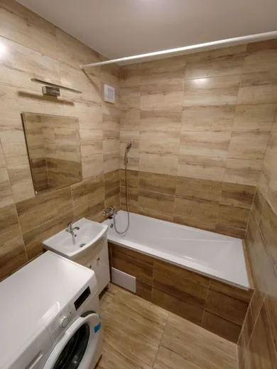 Na prenájom 3-izbový byt, 76 m², Dunajská Streda, Nám. priateľstva