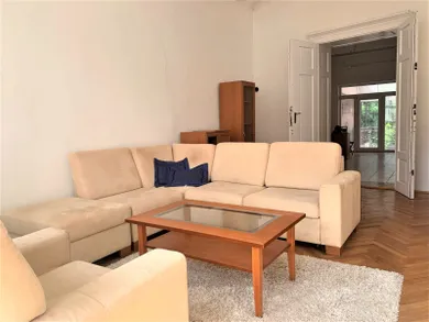 Byty na prenájom 4-izbový, Trnava · €650