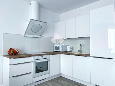 Na prenájom 3-izbový byt, 76 m², Poprad, 29. augusta