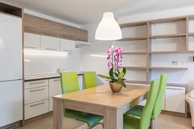 Na predaj 3-izbový byt, 71 m², Bratislava-Záhorská Bystrica