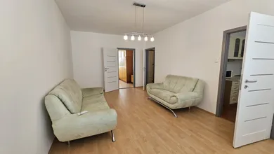 Na prenájom 3-izbový byt, 73 m², Komárno, Meštianska ul.
