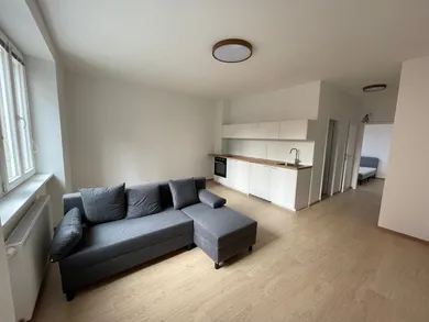 Apartments for rent, 2-room in Bratislava-Staré Mesto · €800