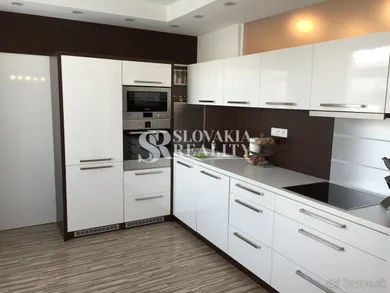 Na predaj 3-izbový byt, 72 m², Trnava, Tehelná ul.