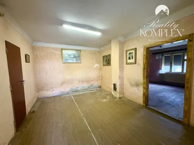 Na predaj 4-izbový dom, 140 m², Komárno