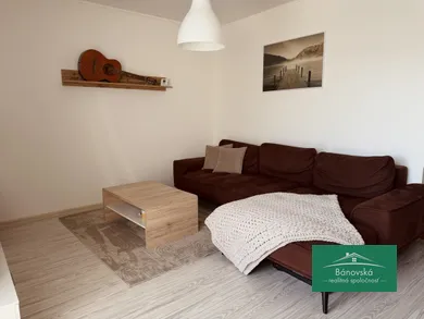Domy na sprzedaż, 2-pokojowe, Láb · €185 000