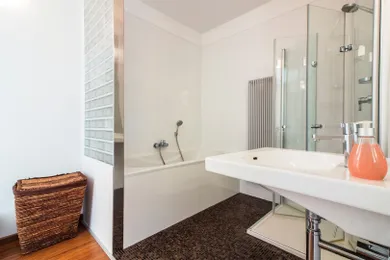 Na prenájom 3-izbový byt, 86 m², Bratislava-Nové Mesto, Frankovská