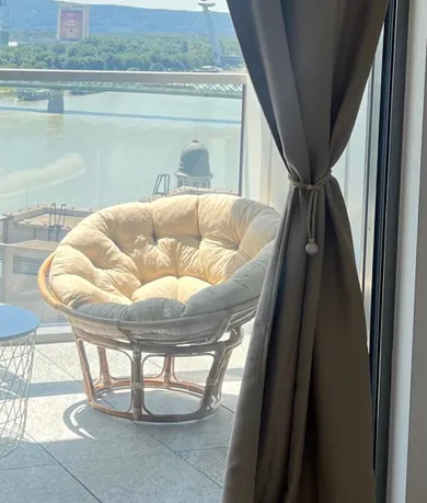 Na prenájom 2-izbový byt, 60 m², Bratislava-Staré Mesto, Pribinova