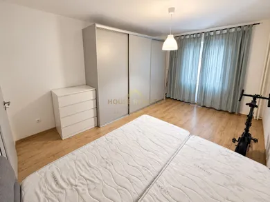 Na prenájom 3-izbový byt, 75 m², Bratislava-Nové Mesto, Sibírska