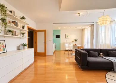 Na prenájom 2-izbový byt, 54 m², Bratislava-Karlova Ves, Špieszova