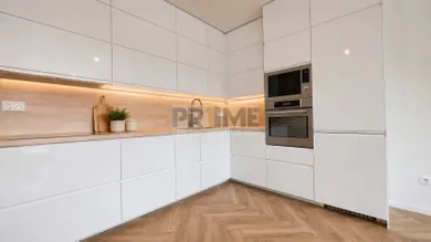 Na predaj 3-izbový byt, 75 m², Bratislava-Petržalka, Gessayova