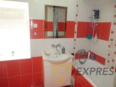 Na predaj 3-izbový dom, 130 m², Handlová, Ivana Krasku