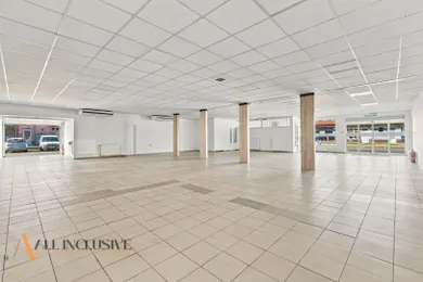 Na prenájom komerčné, 246 m², Dunajská Streda, Športová